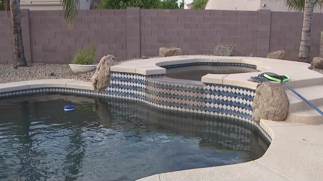 How to keep the pool clean during monsoon season