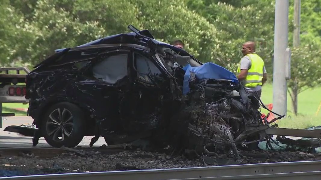 Deadly train-car crash in Round Rock