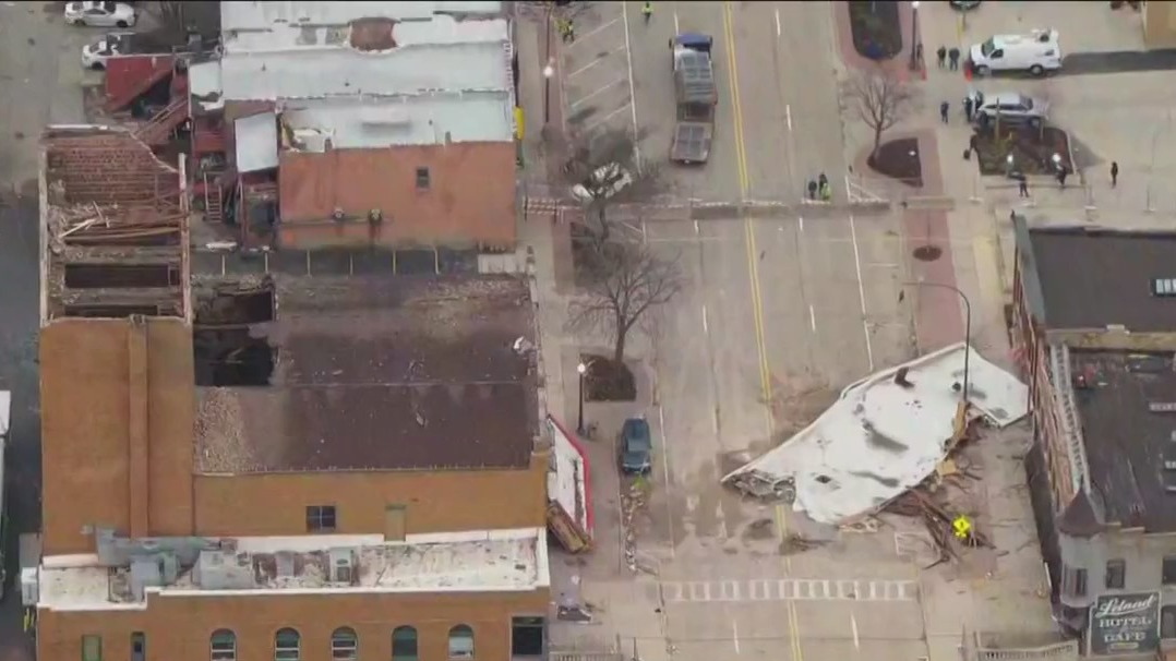 Storm causes deadly roof collapse at theater in Belvidere
