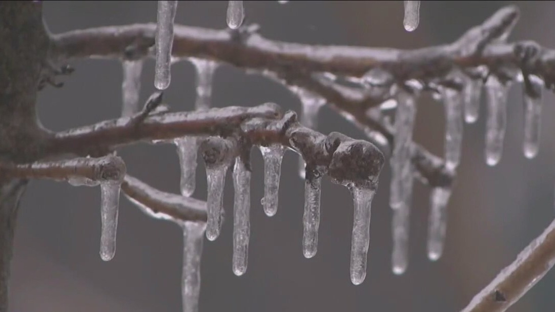 Central Texas first responders busy with calls during winter weather