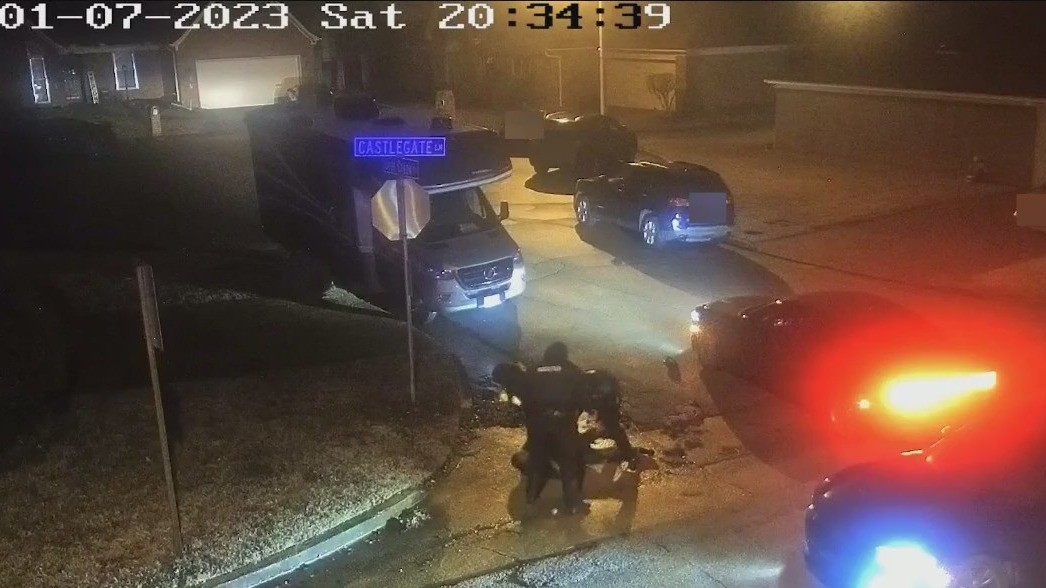 Tyre Nichols: Memphis police release bodycam video of deadly encounter
