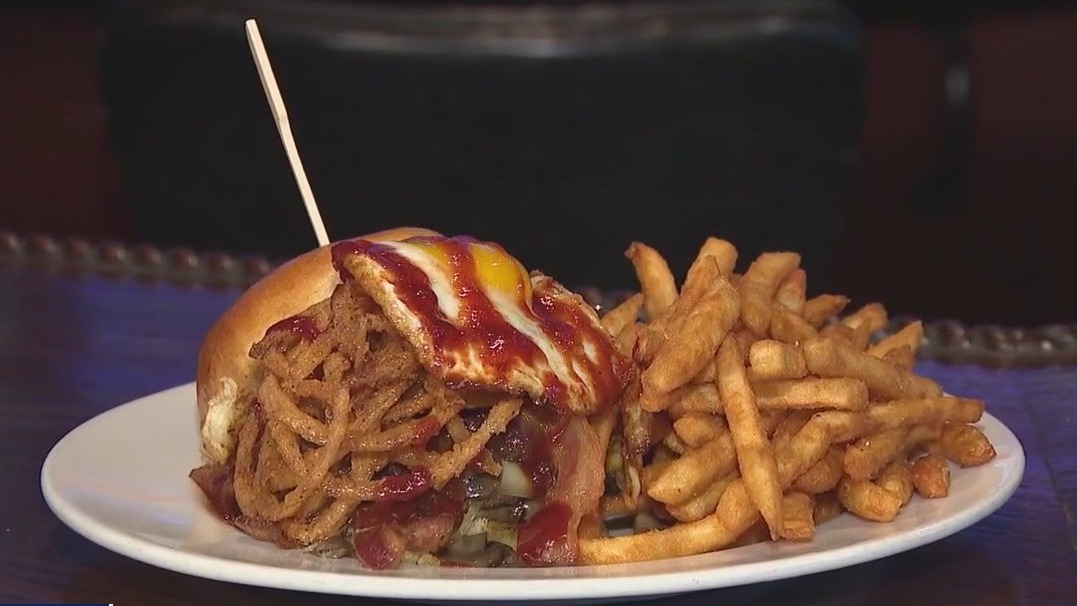 March Madness and burgers mix at Dantanna's