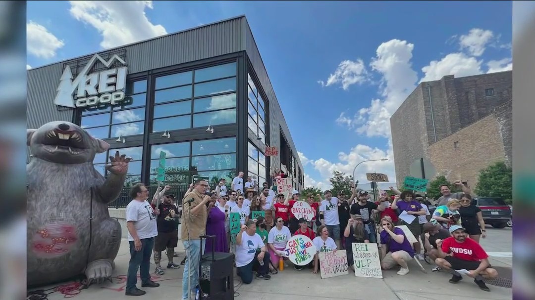 REI Union Chicago members walk off the job during Anniversary Sale to protest contract negotiations