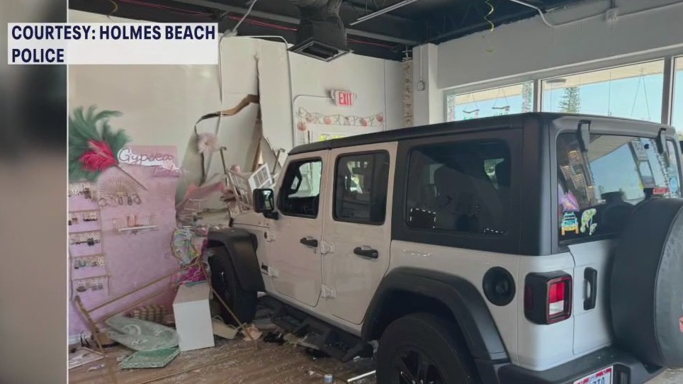 Owner of Holmes Beach boutique recovering after Jeep plowed through store