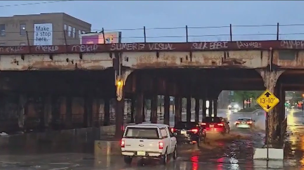 Heavy rain causes flooding on Chicago roads, viaducts