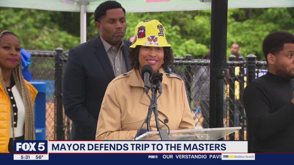 DC mayor defends trip to Masters