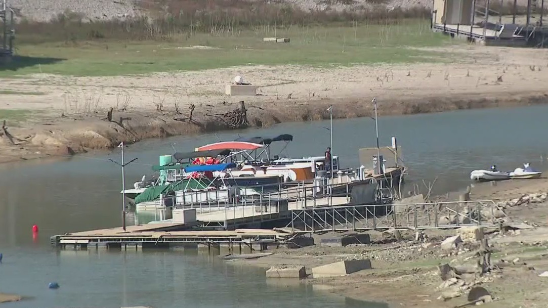 Lake Travis low water levels impacts business