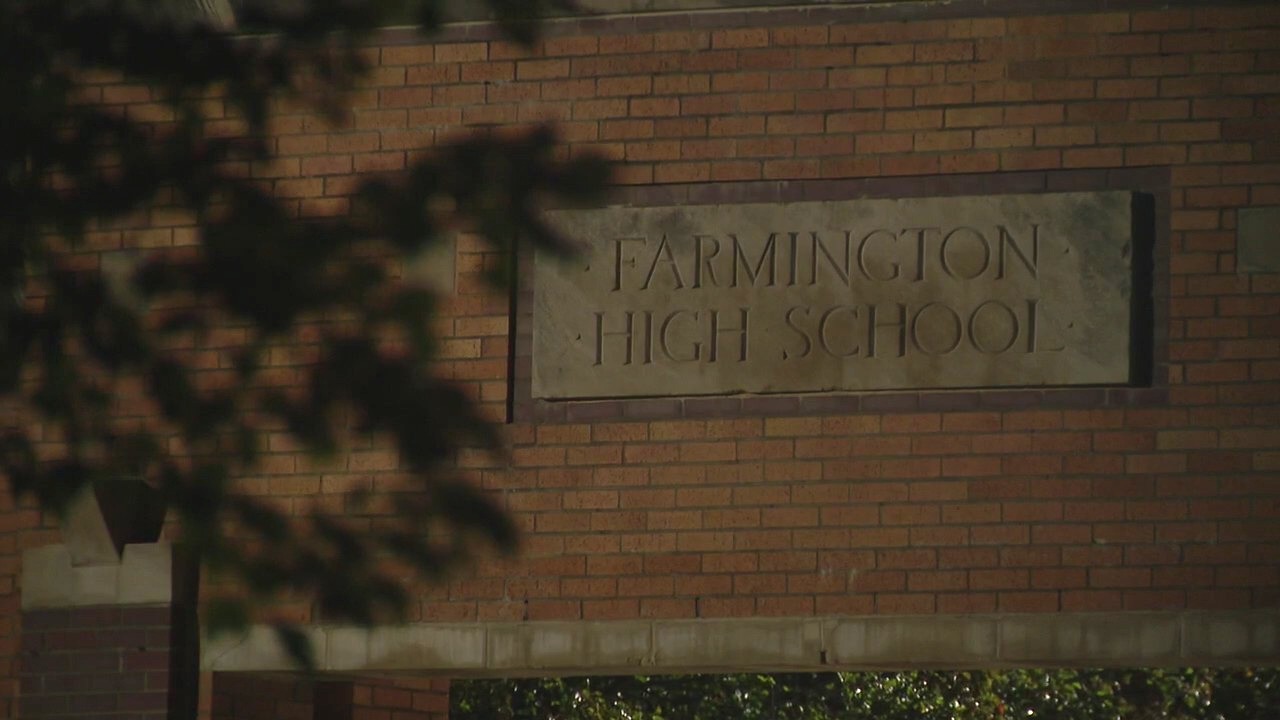 Trial begins for ex-Farmington basketball coach accused of assaulting minors