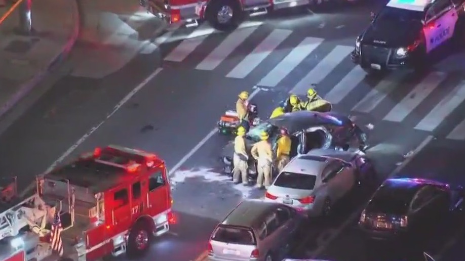 1 dead, at least 8 others hurt in Long Beach pursuit crash
