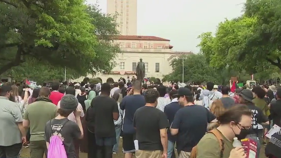 Palestine protesters rally at UT Austin after more than 130 arrests over the last two weeks