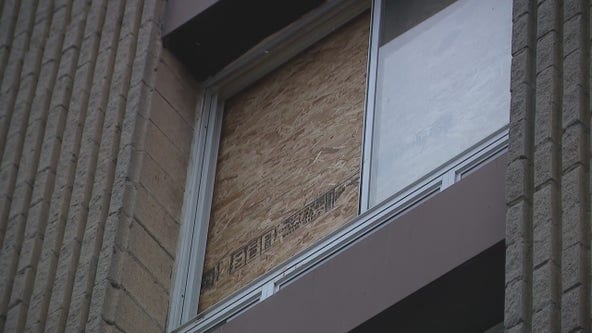 2 children jump out of Detroit apartment window to escape fire