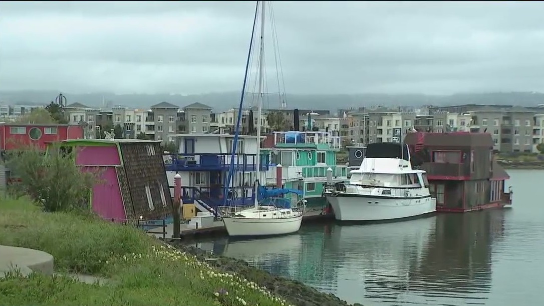 Alameda houseboat community sues property owner, alleges elder intimidation