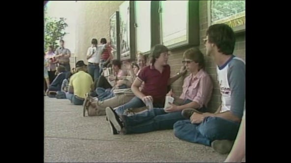 DFW crowds line up for Return of the Jedi (1983)