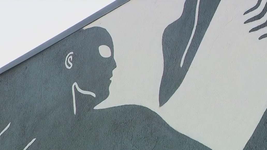 Altadena coffee shop mural center of controversy