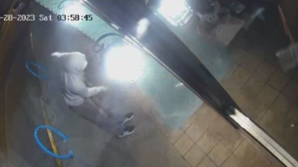 3 Long Beach restaurants robbed seemingly by same man