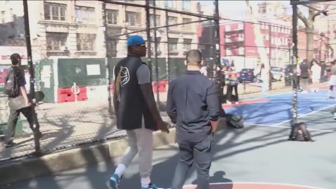 Ex-NBA player revisits NYC streetball roots