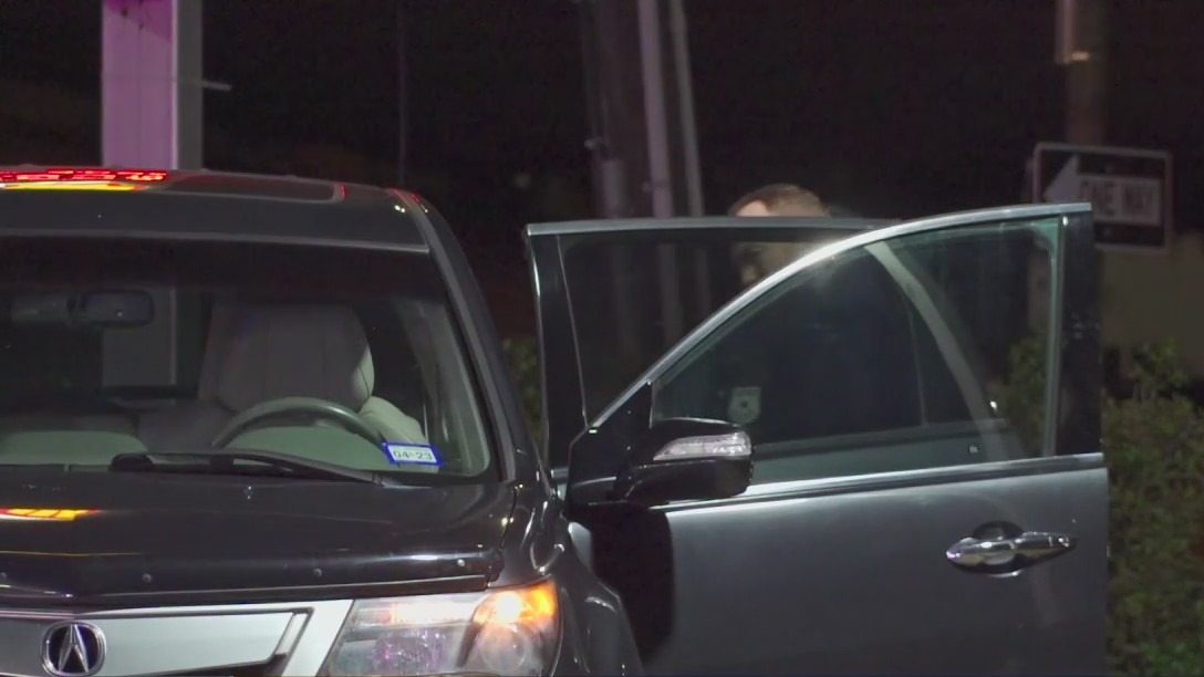 Houston Uber driver shot by passenger, police say