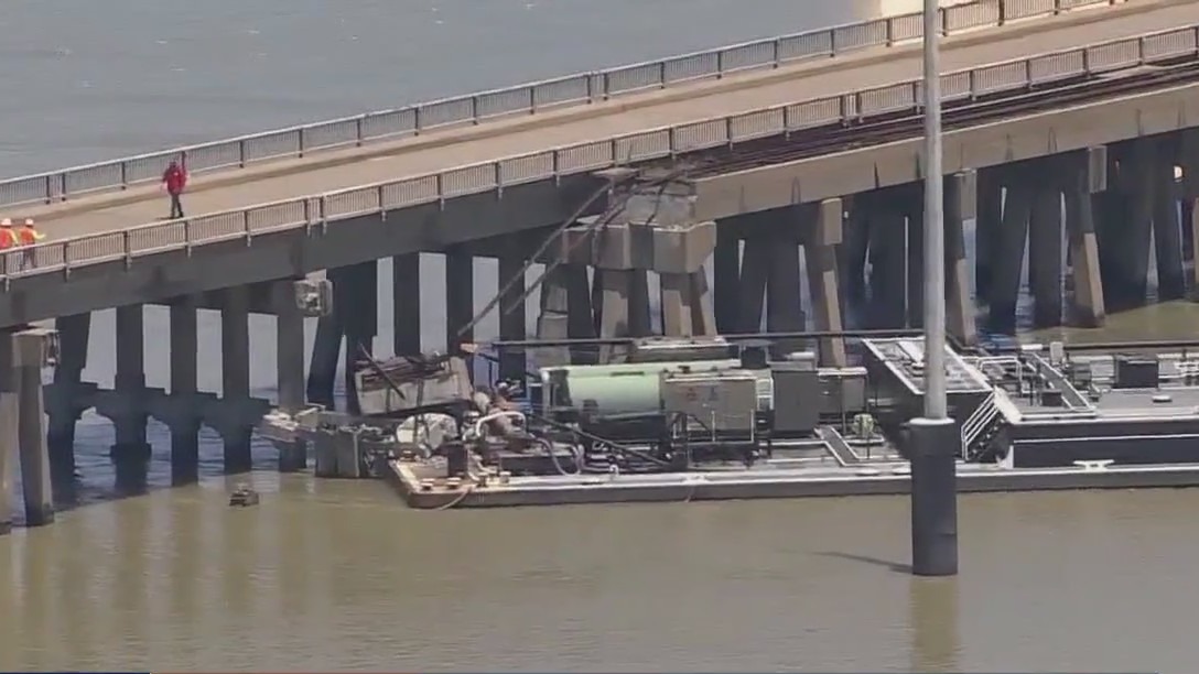 Pelican Island bridge struck by barge