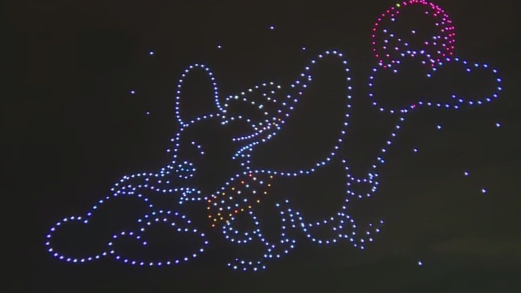 800 drones create 'Disney Dreams That Soar'