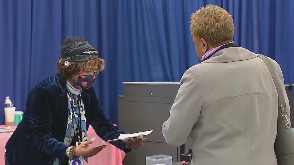 Chicago election officials urge voters to weigh in on important local races