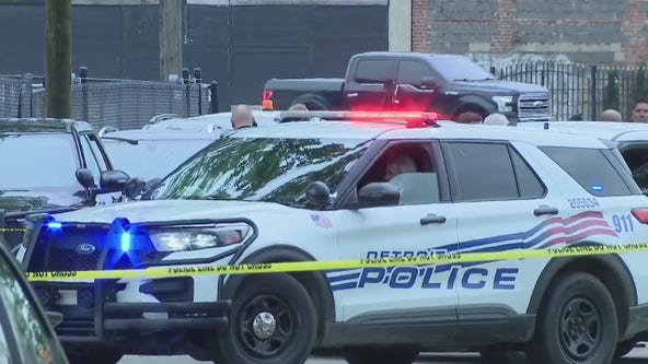 2 dead after triple shooting in Detroit