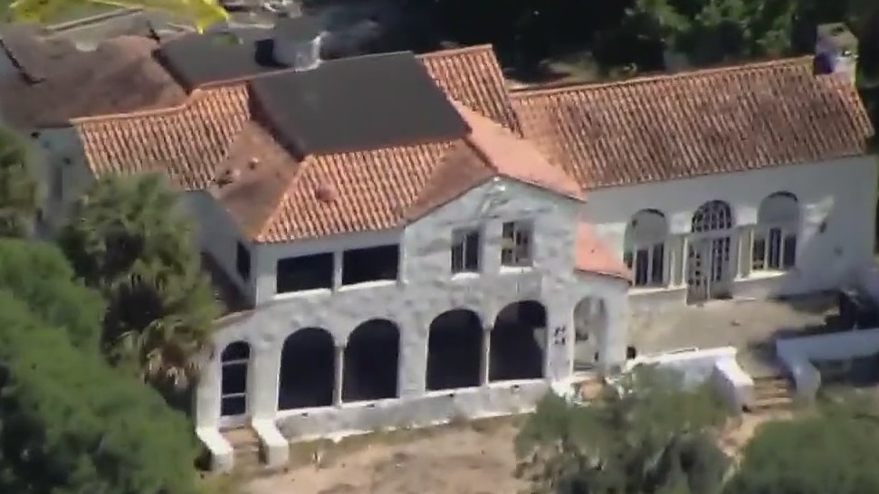 Bin Laden's brothers former home being torn down