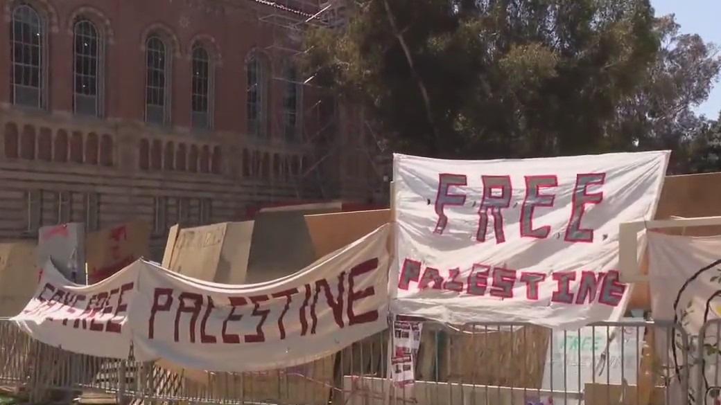 UCLA protest: Jewish student blocked from class