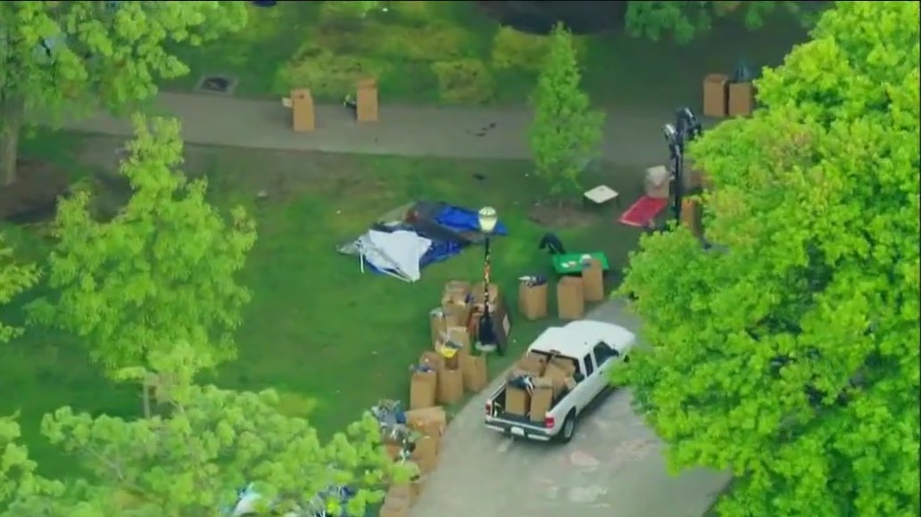 Pro-Palestine encampment at UChicago torn down by police amid protests