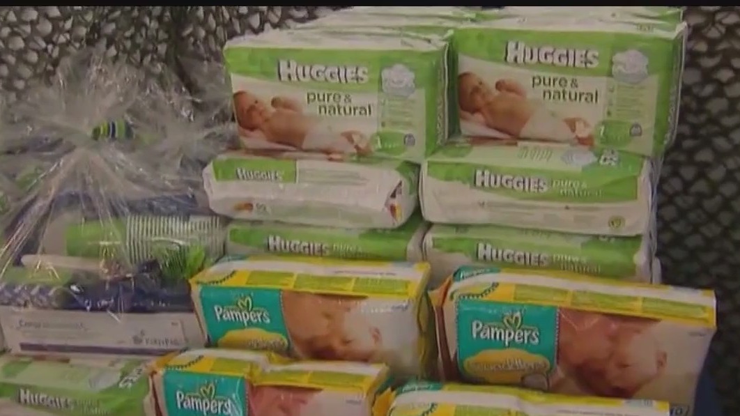 Migrants living in Chicago seeing shortage of diapers, nutritious food