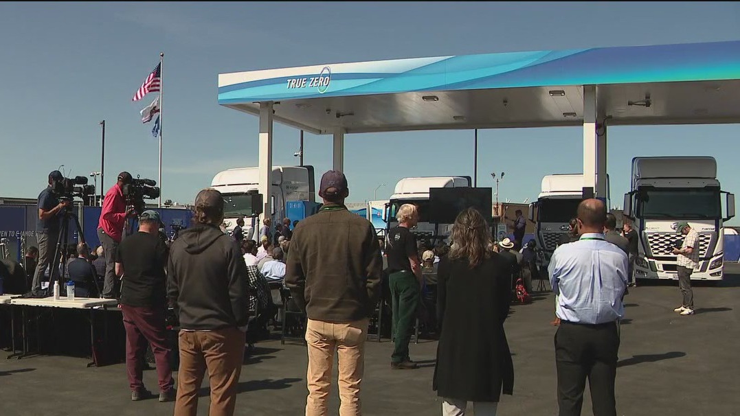 Port of Oakland opens world's 1st commercial, zero emission truck stop