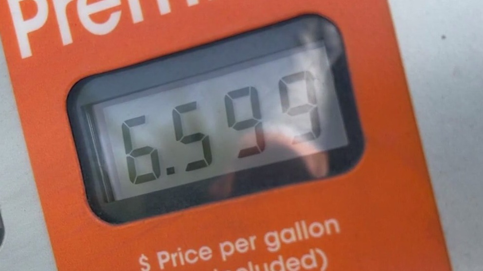 CA gas prices continue to soar