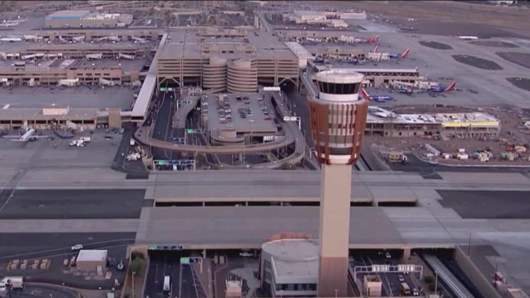 Sky Harbor officials propose plans for Terminal 2