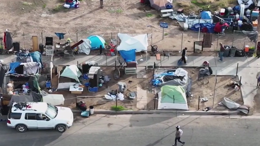 Arizona governor vetoes ban on tents in public places