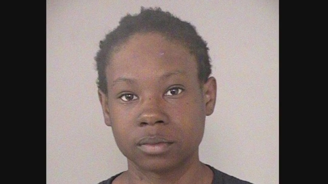 Houston mother abandons infant, charged with felony 1 week later