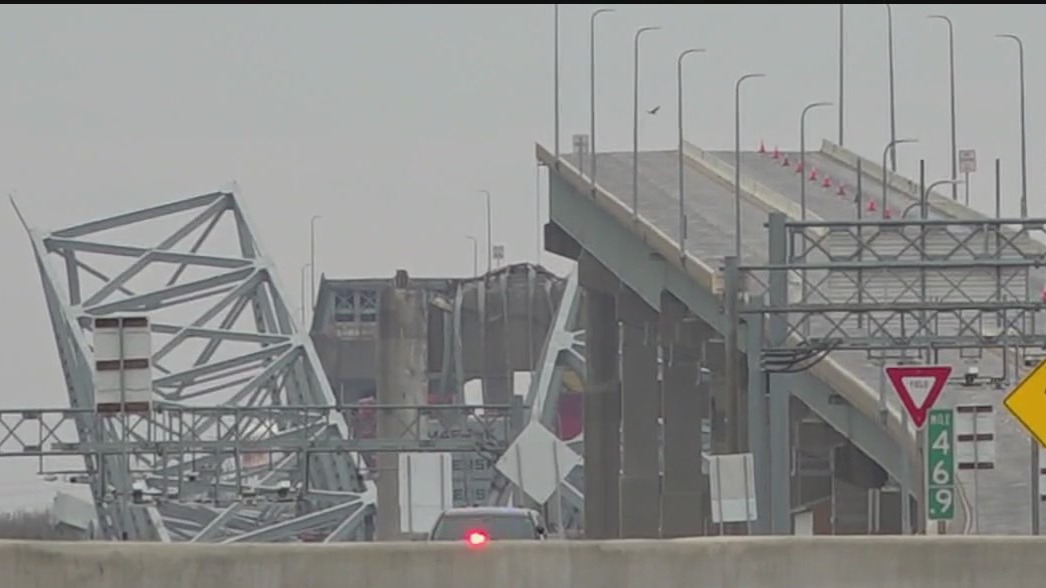 Cleanup from bridge collapse might take weeks
