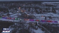 Holiday food train comes to suburban Chicago