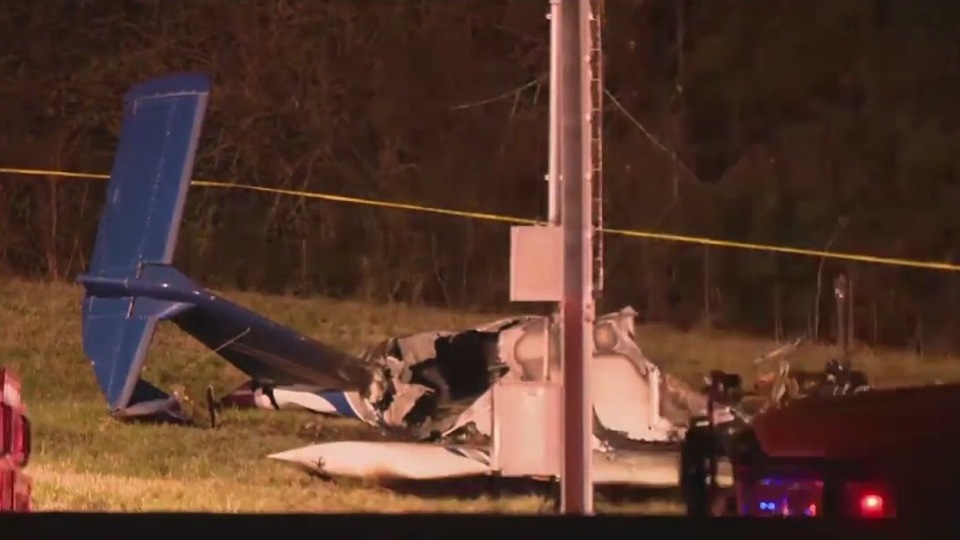 5 dead in Nashville plane crash near I-40