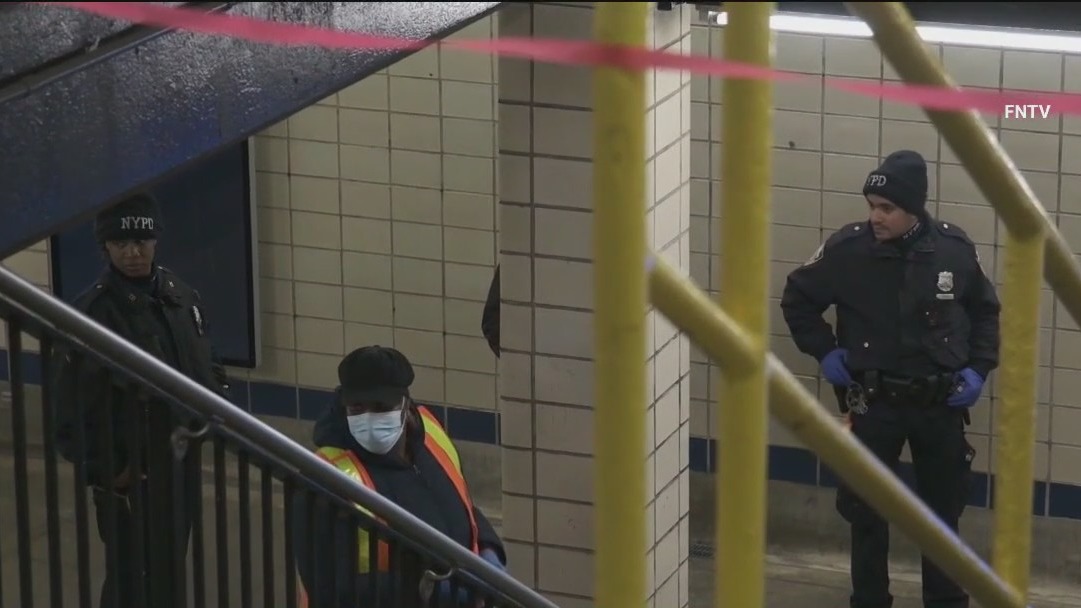 Man slashed on subway