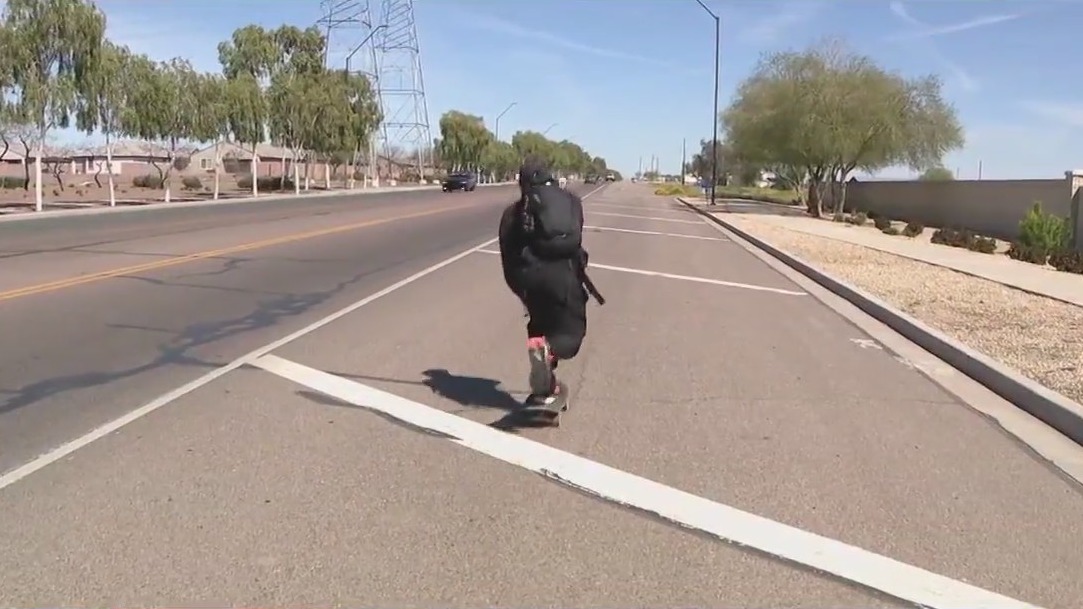 Man on cross-country skateboarding trek reaches Arizona