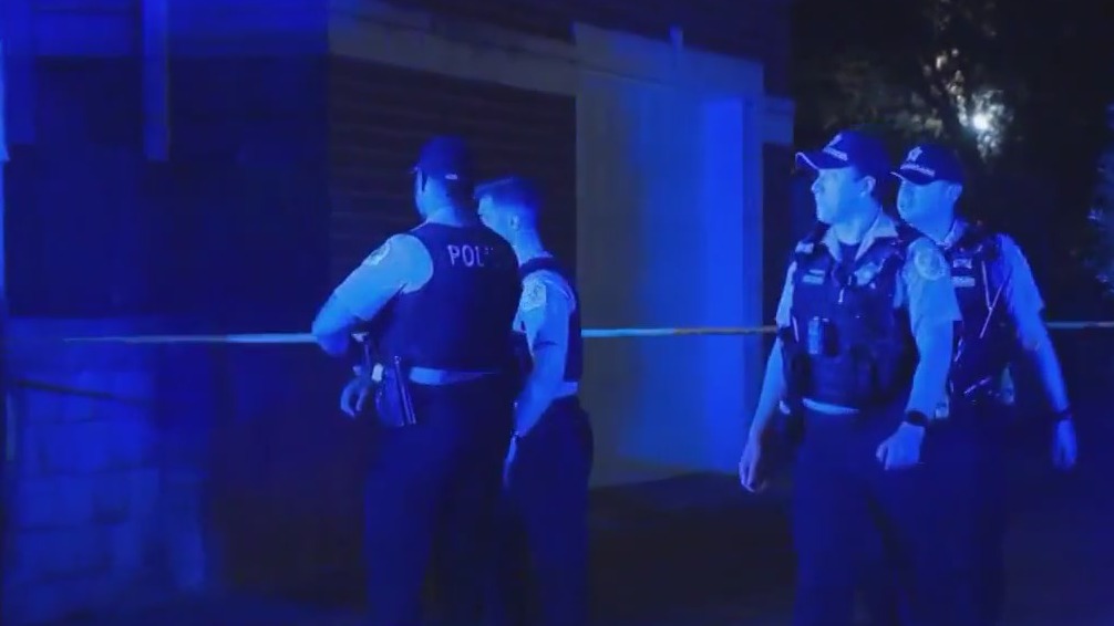 Off-duty Chicago police officer shot on Near West Side