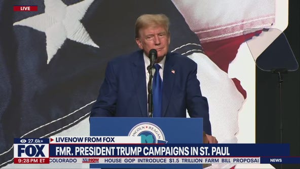 Trump nearly falls during speech