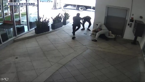 Amateur boxer fights off robbers in California