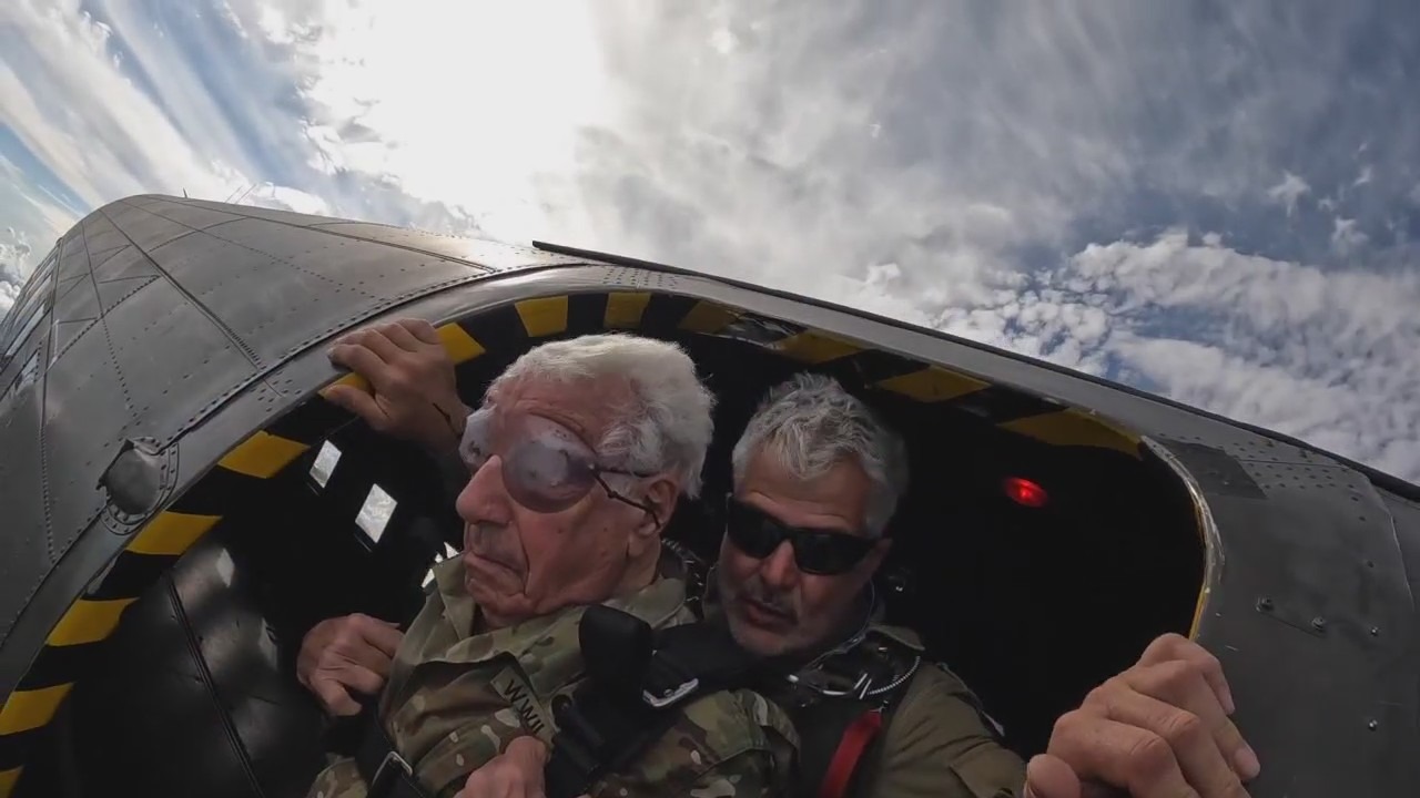 Illinois WWII veteran celebrates 98th birthday by skydiving out of C-47 aircraft