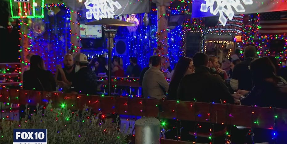 Fewer people out and about on eve of Thanksgiving amid COVID-19 pandemic