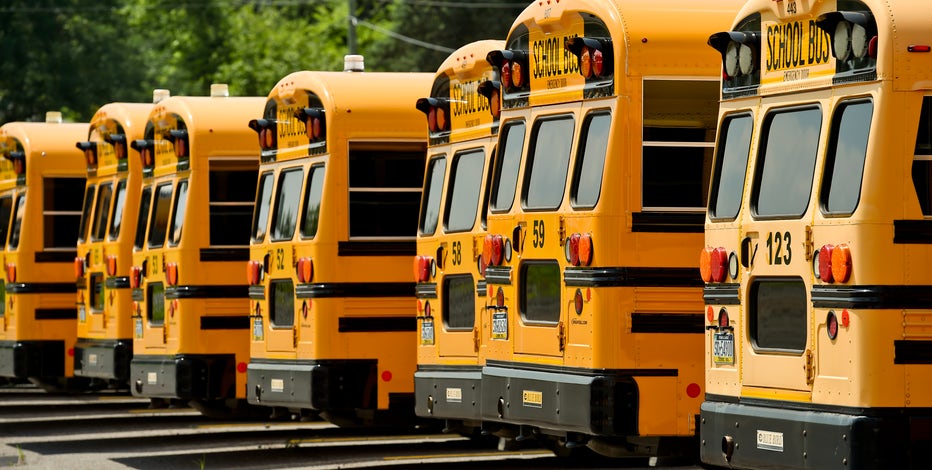 Teachers in Chandler, Gilbert staging 'sickout' following surge in COVID-19 cases