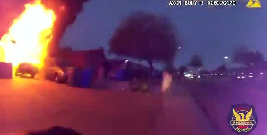 VIDEO: Phoenix police officers save woman, 4 children from house fire