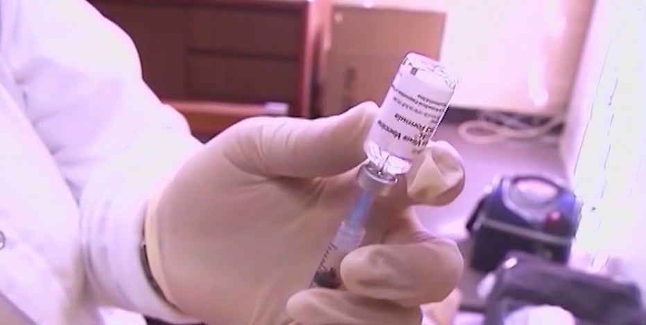 Expecting mother in the Phoenix area gets vaccinated against COVID-19