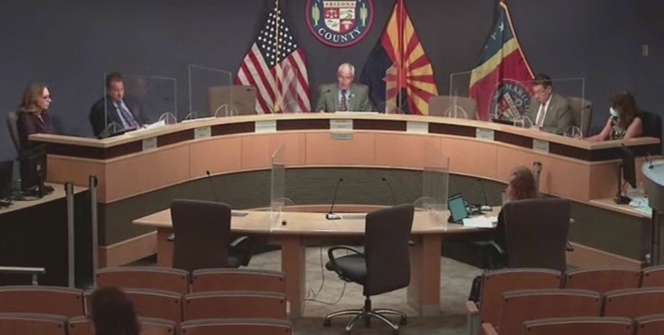 Maricopa County approves incentives for its employees who get vaccinated