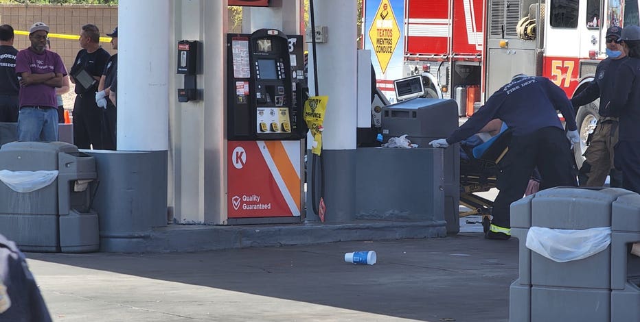 Vehicle flees from car accident, crashes again in south Phoenix Circle K parking lot; 4 injured