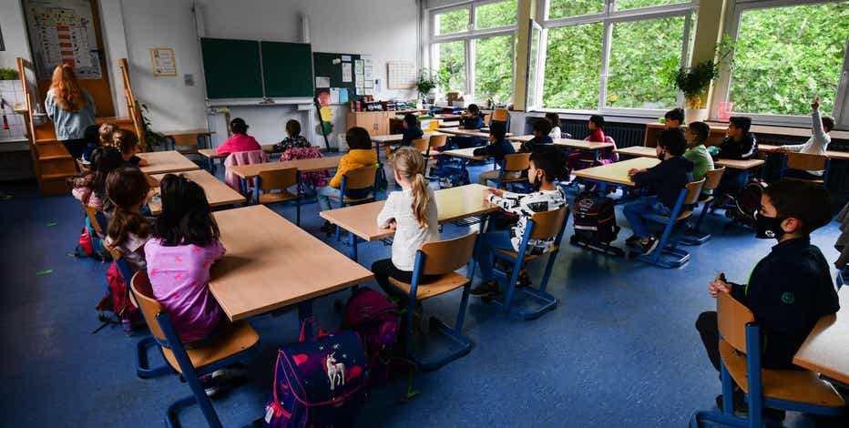 Arizona Gov. Ducey signs bill requiring moment of silence at beginning of each school day